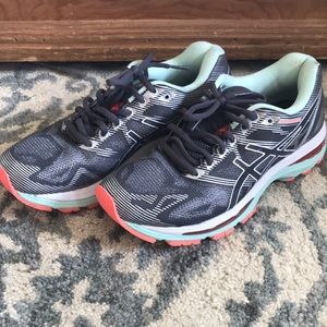 Like new running shoe